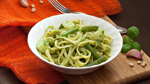 Linguine With Genovese Pesto